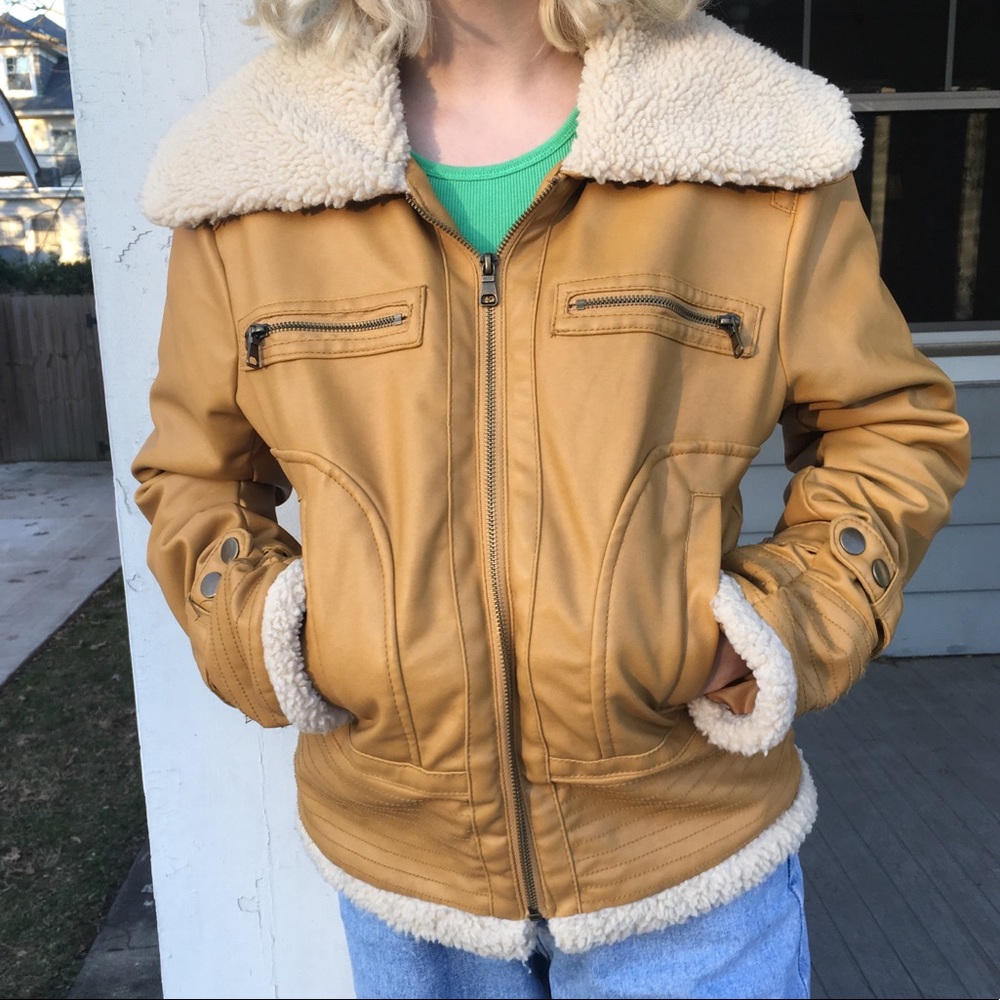 Brandy Melville🍂 shearling jacket